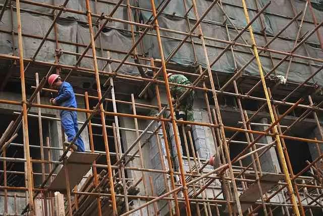 Kto może odebrać rusztowanie? Kluczowe informacje o uprawnieniach Kto może odebrać rusztowanie? Kluczowe informacje o uprawnieniach